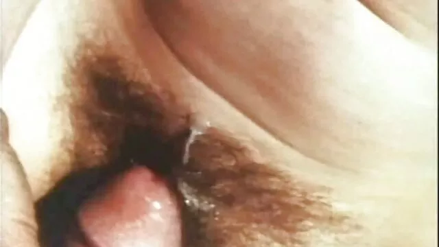 اسکارلت برای پدر ناتنی خود برنامه هایی کانال چت سکسی تلگرام دارد