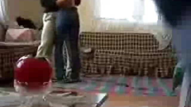لانا روی یک کمربند DP را با New Neighbors GP1902 وصل می کند سکسی چت روم