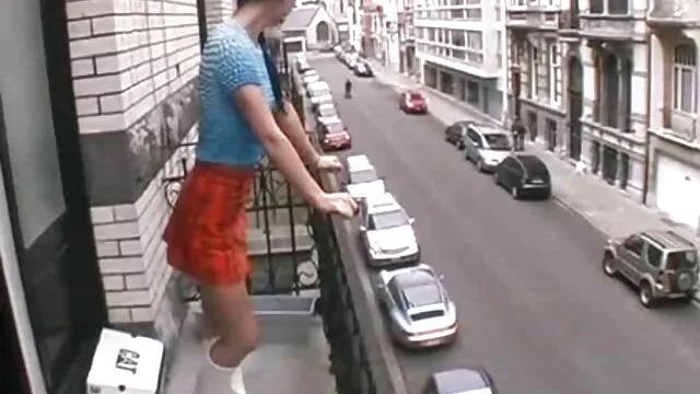 Frisky College Babe Huge Ass Gape بعد از سکس در کلیپ سکس چت پشت در GP2186