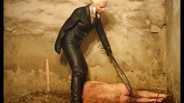 MILF با معلم Gargantuan Gonzagas Bonks برای معرفی فرزندش به کلاس GP1807 چت رایگان سکسی